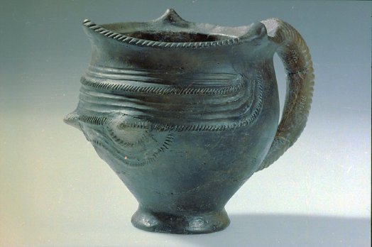 Henkelkrug, sptbronzezeitliche Keramik