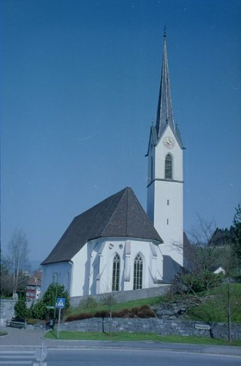 Gotische Pfarrkirche in Rthis (Chor von auen)