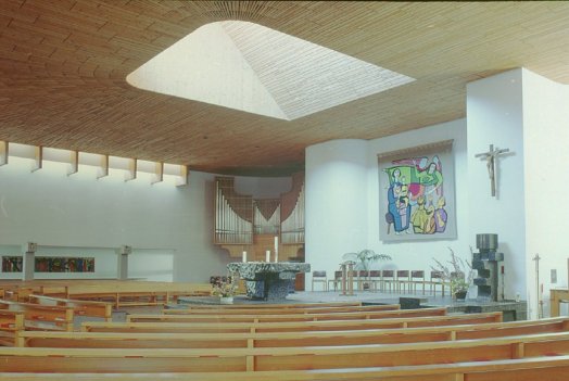 Moderner Kirchenbau: Friedenskirche Brs