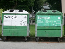 zwei Container, getrennt